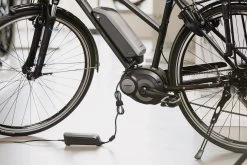 Bosch Ladegerät Compact Charger - 2A Active / Performance -Bike Zubehör 2017 bosch ebike ladegeraet akku laden 0
