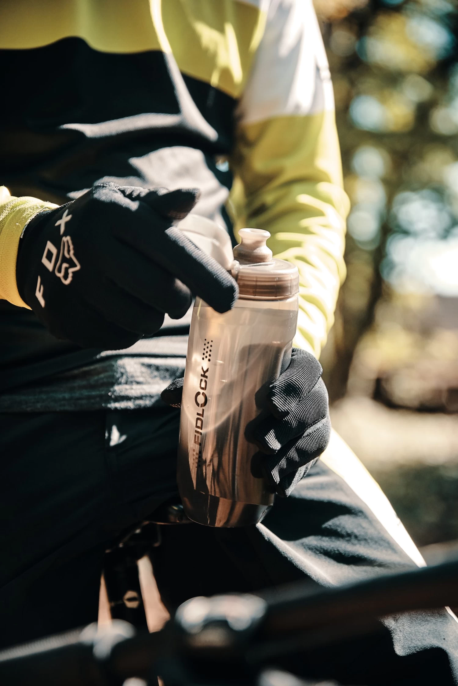 Fidlock Twist Single Bottle 590 Ersatz-Trinkflasche Transparent Schwarz 6 Fidlock Twist Single Bottle 590 Ersatz-Trinkflasche Transparent Schwarz – Bild 4