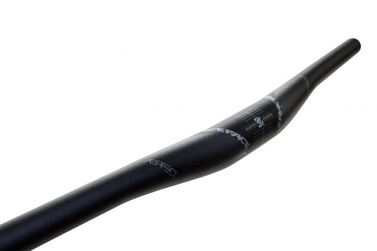 Race Face Aeffect 35 Lenker 35x760mm Schwarz 3 Race Face Aeffect 35 Lenker 35x760mm Schwarz