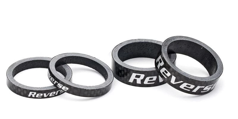 REVERSE Spacer Set Carbon 1 1/8" (Schwarz) 3 REVERSE Spacer Set Carbon 1 1/8" (Schwarz)